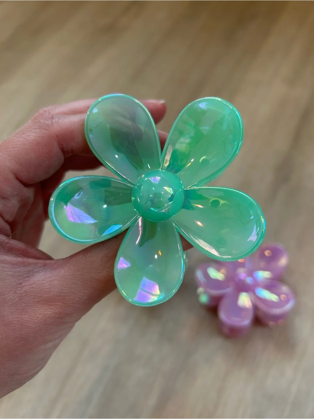 Set of 3 Iridescent Flower Hair Clips 🩵🩷💚